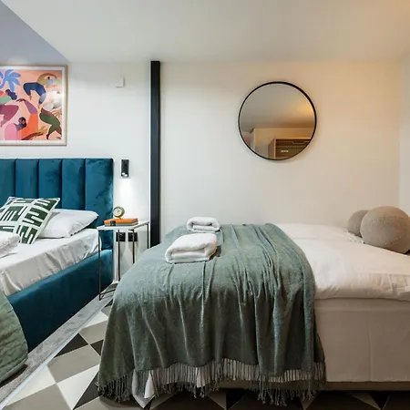 Art-inspired 4bed 2bath Gem By Fashion Street &dohany Apartment