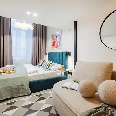 Art-inspired 4bed 2bath Gem By Fashion Street &dohany Apartment