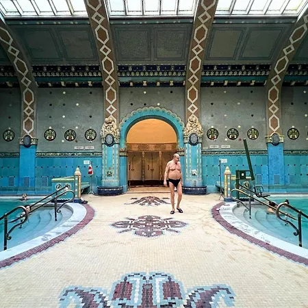 Art-inspired 4bed 2bath Gem By Fashion Street &dohany * Budapest