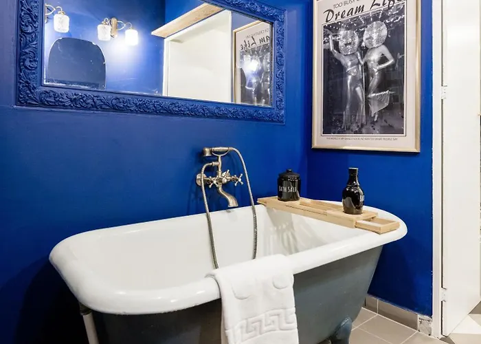 Art-inspired 4bed 2bath Gem By Fashion Street &dohany Budapesta