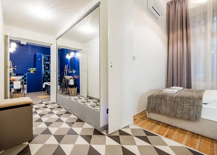 Art-inspired 4bed 2bath Gem By Fashion Street &dohany Apartament