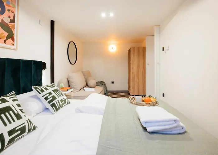 Art-inspired 4bed 2bath Gem By Fashion Street &dohany Budapesta