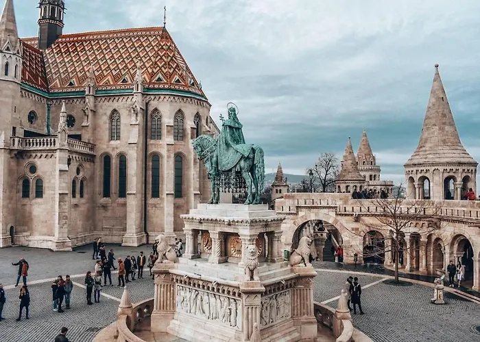 Art-inspired 4bed 2bath Gem By Fashion Street &dohany Apartament