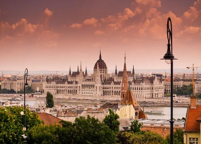 Art-inspired 4bed 2bath Gem By Fashion Street &dohany *