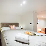 Art-inspired 4bed 2bath Gem By Fashion Street &dohany * Budapesta